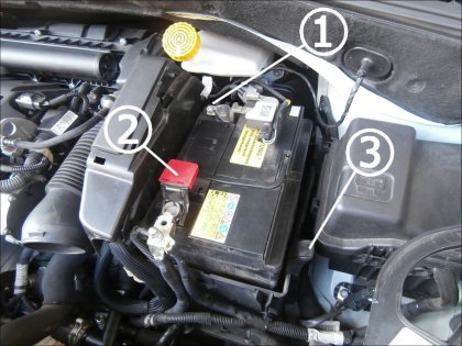 シトロエンC3のバッテリー交換方法5