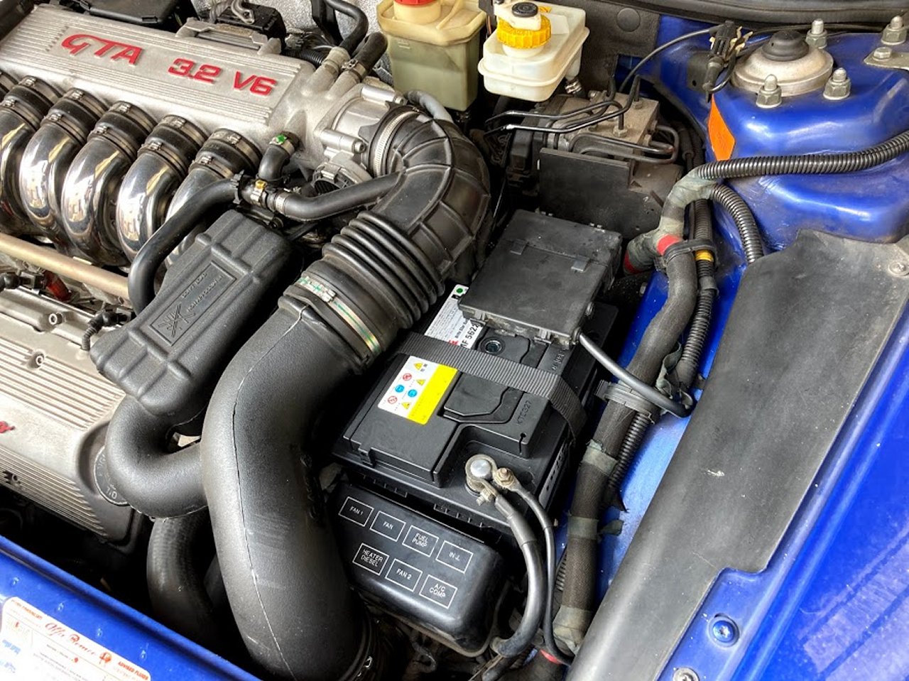 アルファロメオ 156 GTA のバッテリー交換をしました - 自動車バッテリー バスケスコーポレーションの店長ブログ